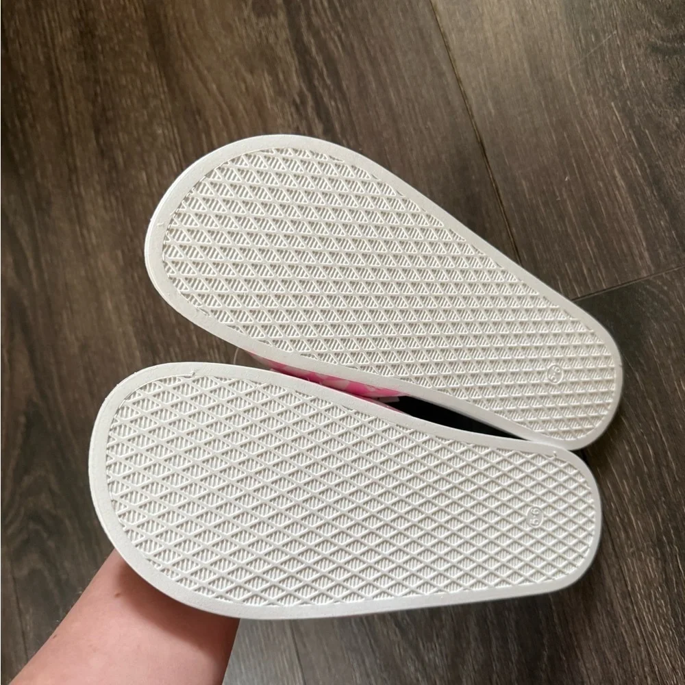 Old Navy Pink and White Checkered Slide Sandals